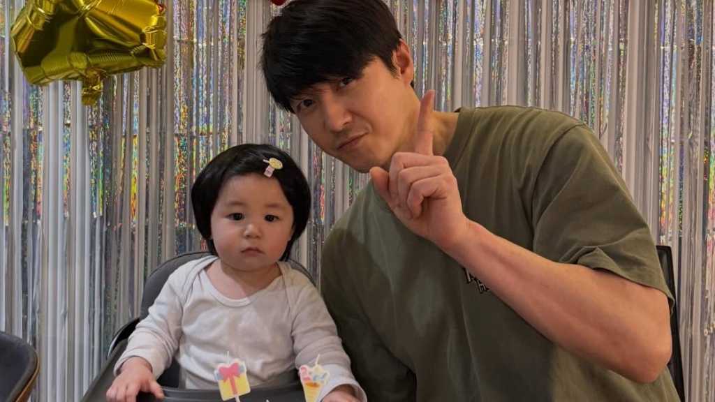 シム・ヒョンタク&日本人妻サヤさん、息子ハルくんの1歳の誕生日をお祝い!親近感あふれる姿に反響