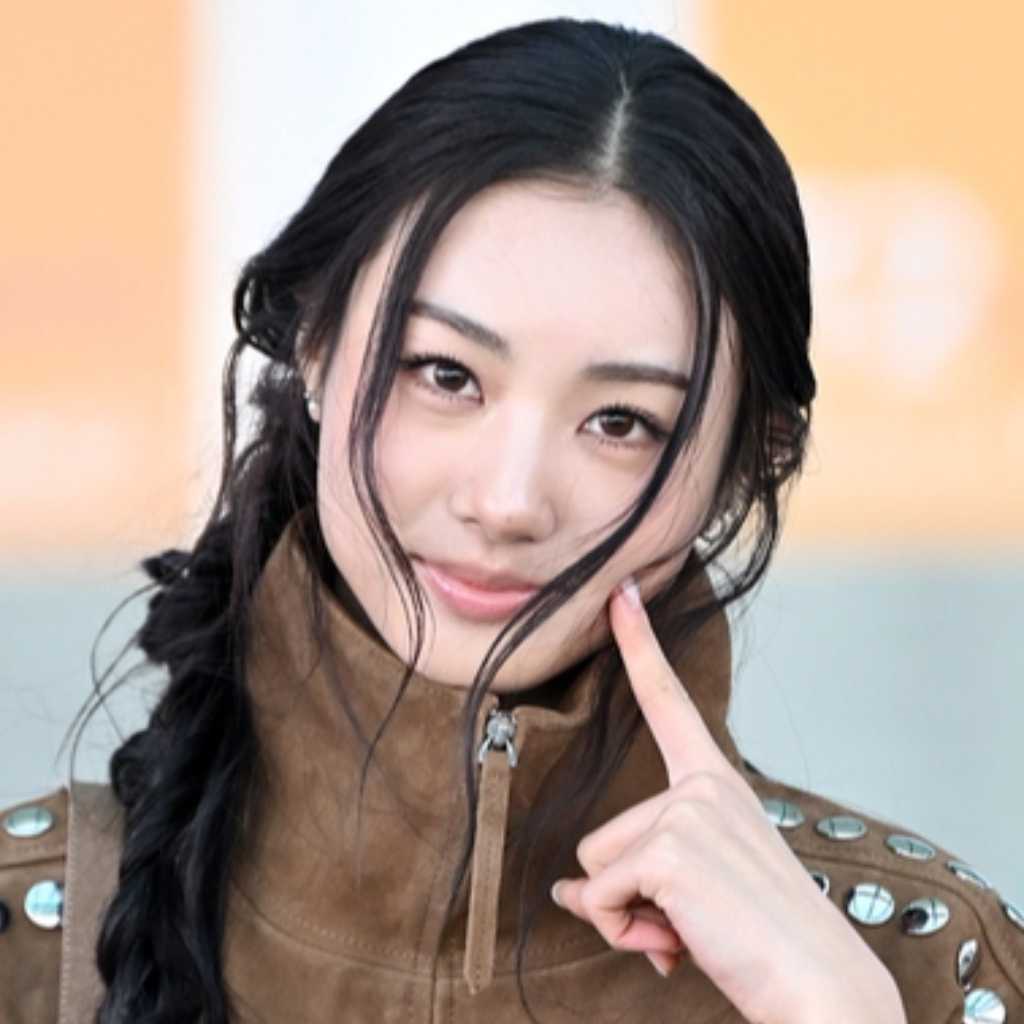 【PHOTO】MEOVV ガウォン、ファッションウィークに出席するためフランスへ出国（動画あり）