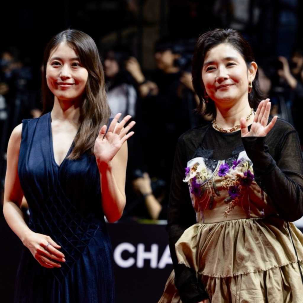 有村架純＆石田ひかりら「釜山国際映画祭」レッドカーペットに登場…“韓国フード”を堪能したことも明らかに