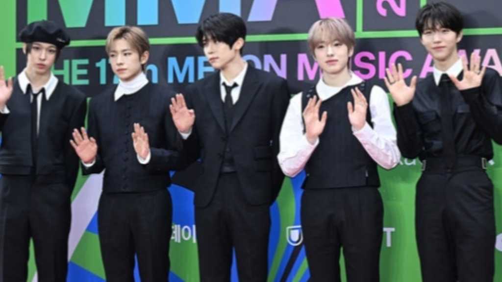 【PHOTO】NCT WISH「MMA 2025」レッドカーペットに登場