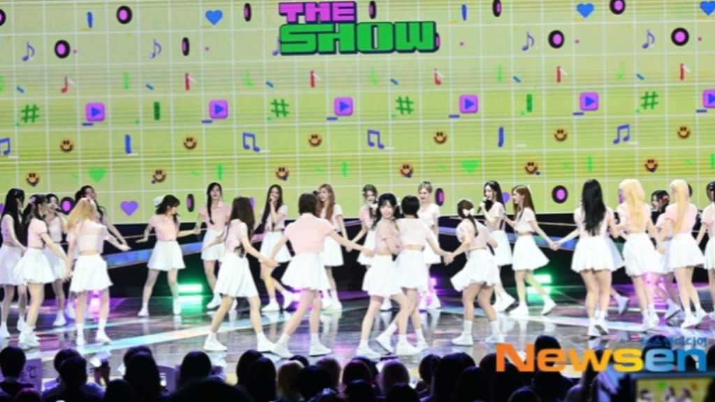 【PHOTO】tripleS、5/20放送の「THE SHOW」で1位を獲得！メンバーが涙ながらに感謝（動画あり）