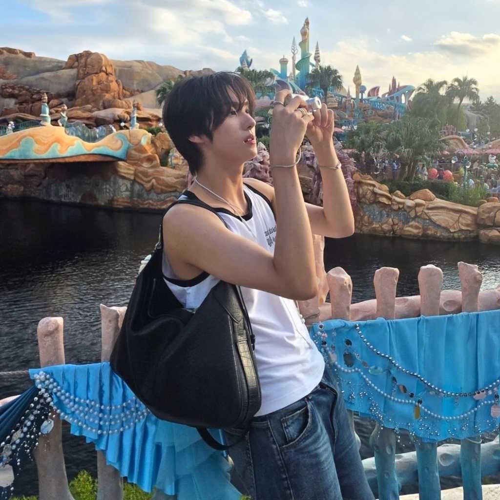 TWS ヨンジェ、東京ディズニーシーを満喫!ファンから驚きの声も