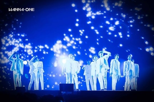 美しいハッピーエンド”Wanna One、最後のコンサートにメンバー