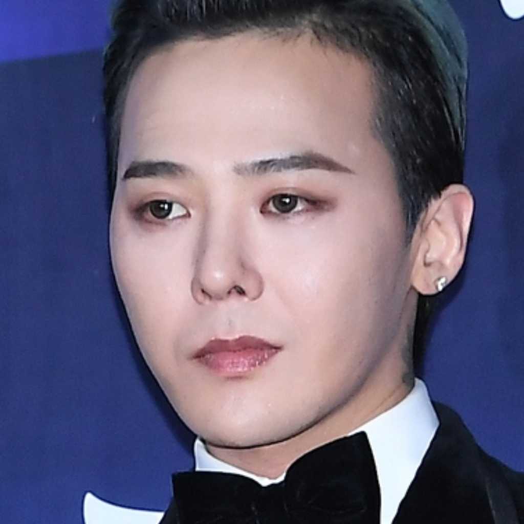 【PHOTO】G-DRAGON「2025大韓民国大衆文化芸術賞」レッドカーペットに登場