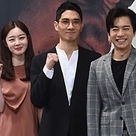 【PHOTO】オム・テグ＆イ・ソムら、新ドラマ「助けて2」制作発表会に出席