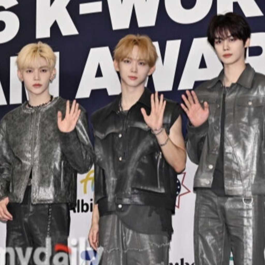 【PHOTO】AND2BLE「2026 K-WORLD DREAM AWARDS」ブルーカーペットに登場