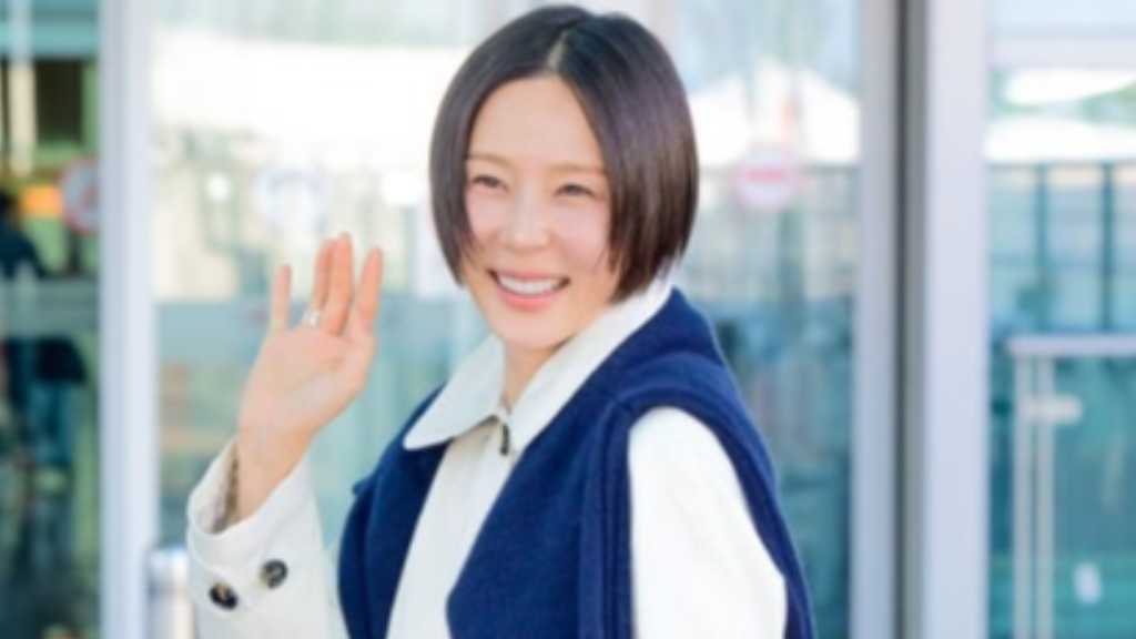 【PHOTO】キム・ナヨン、海外スケジュールのため出国