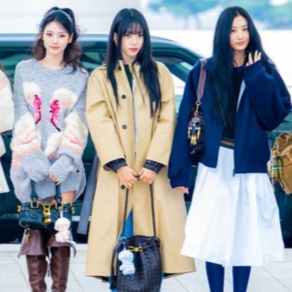 【PHOTO】MEOVV「2025 MAMA」のため香港に出国…公演に期待高まる