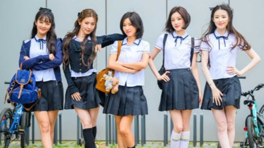 【PHOTO】i-dle「知ってるお兄さん」の収録に参加…キュートな制服姿