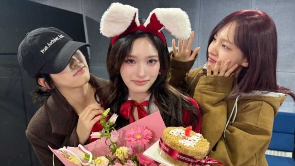 IVE イソ「人気歌謡」MC卒業を迎えて心境明らかに…メンバーとの記念ショットも