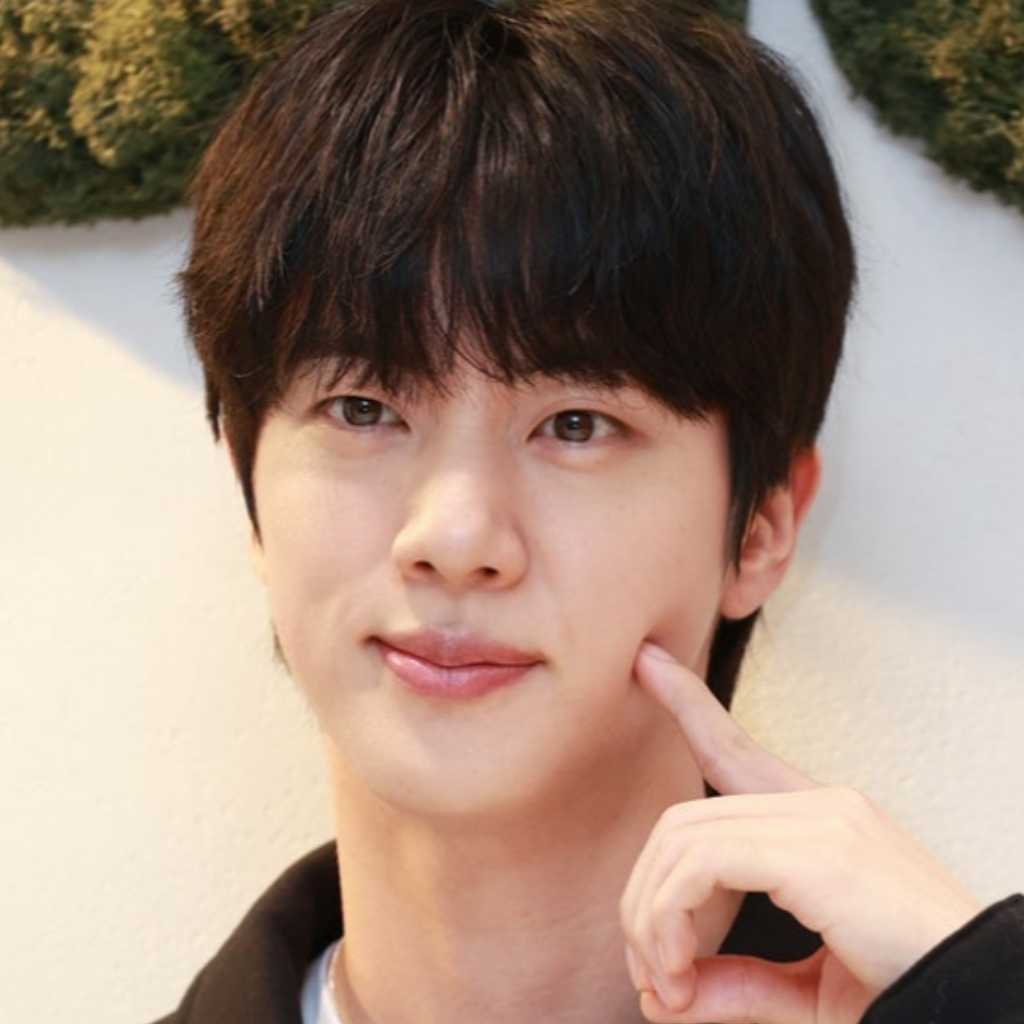 BTS ジンにキスした日本人女性、来年7月に韓国の法廷へ…韓国メディアが報道