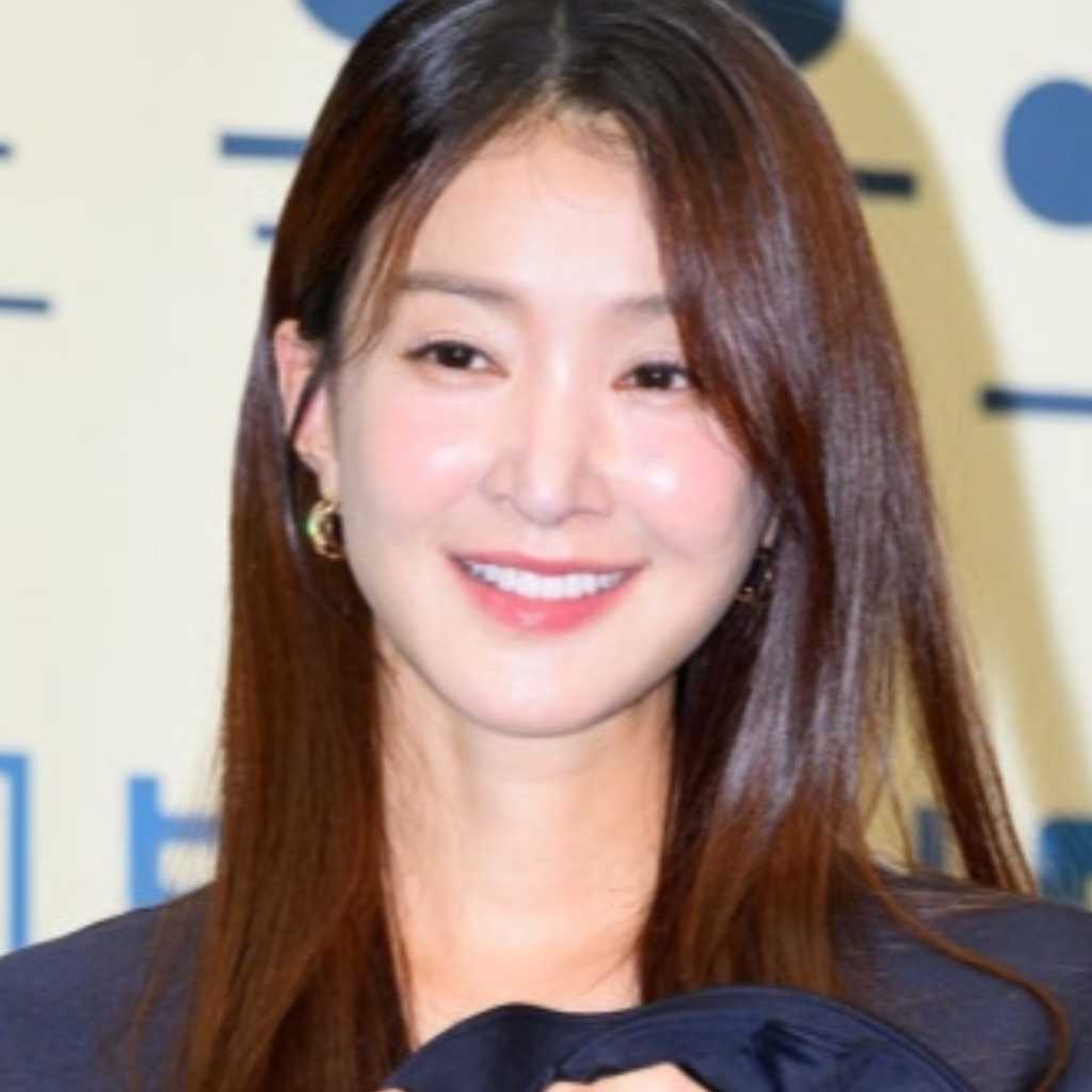 “元夫の同意なく体外受精”イ・シヨン、第2子の性別が明らかに?知人のSNSコメントが話題