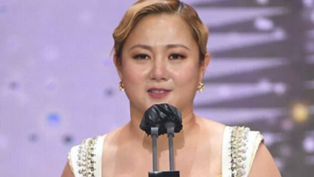 パク・ナレ、移動中の車内で男性と不適切な行為？元マネージャーの陳情書が公開