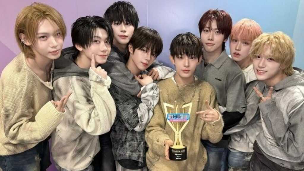 AHOF wins first place on 'SHOW CHAMPION' with 'Pinocchio Hates Lies', marking their second consecutive music show victory.