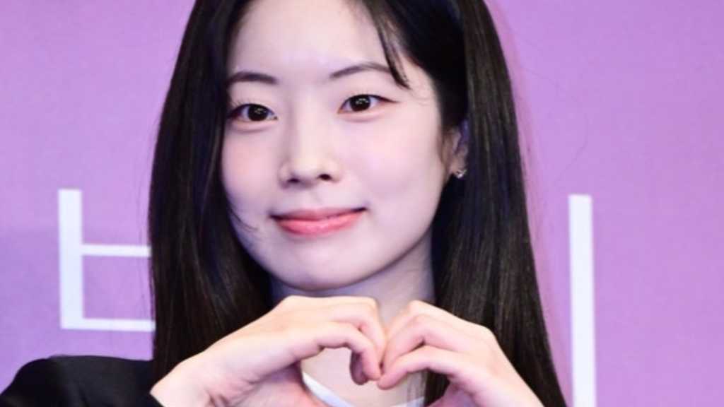 TWICE's Dahyun will not participate in the North America tour due to a diagnosed fracture after ongoing treatment for an ankle issue.