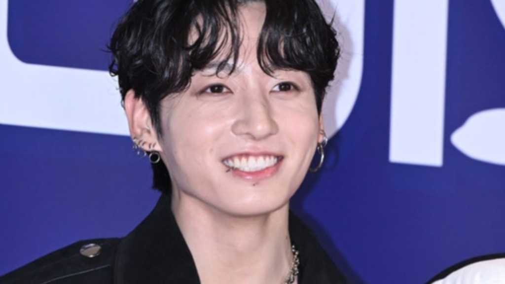 映画「ファーストライド」のVIP試写会がソウルで開催。BTSのジョングクやBLACKPINKのジスなど多くのK-popアーティストが出席した。