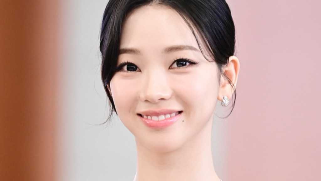 KARINA from aespa attended the 2026 KOPA & NIKON Press Photo Awards in Seoul, showcasing her beauty and a romantic ad video.