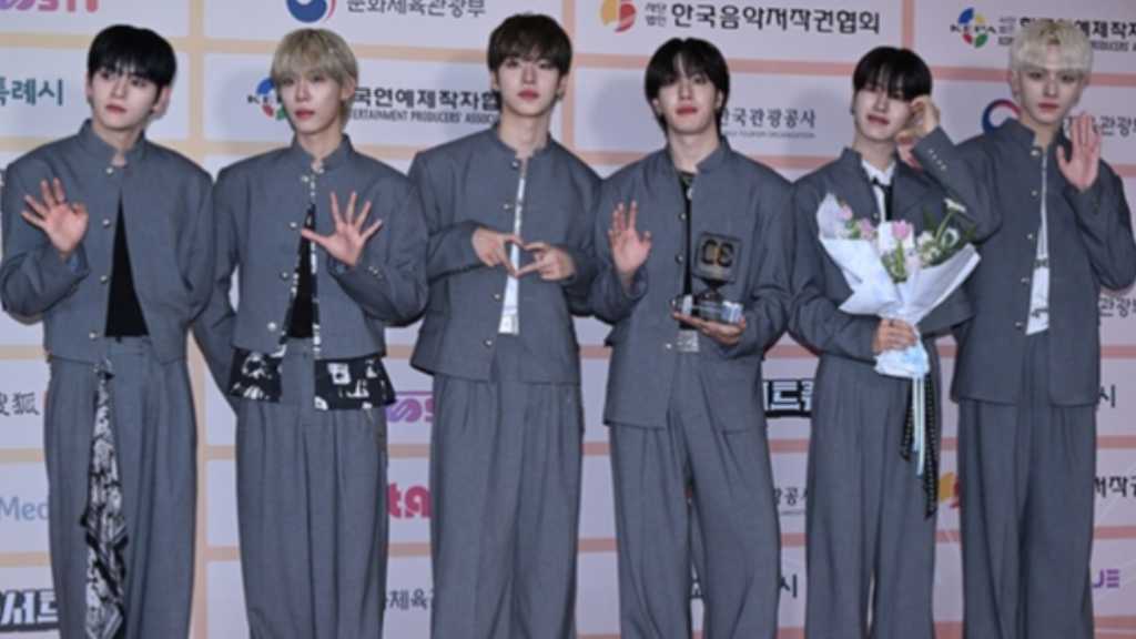 n.SSign 韓国デビュー ショーケース限定 トレカとポスター