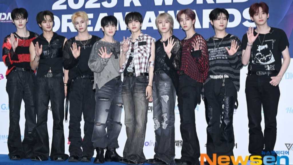 CRAVITYが8thミニアルバム「ReDeFINE」を4月29日に発売。幻想的なストーリーフィルムが公開され、期待が高まる。