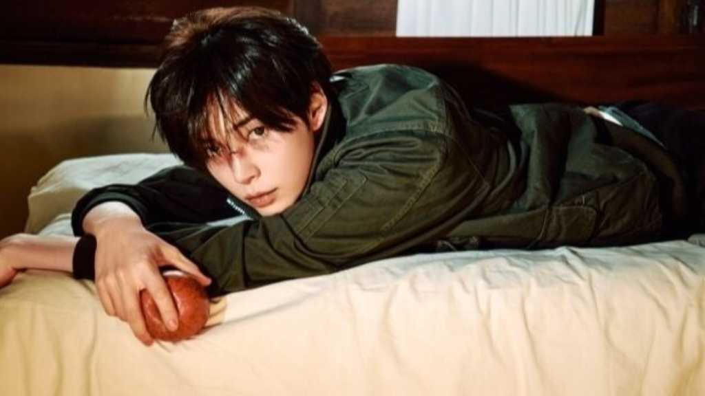 ZEROBASEONE’s Sung Hanbin will debut as a solo artist on October 12, with strong expectations for his music and performance.