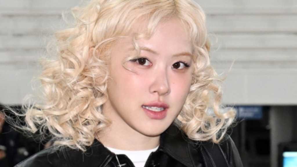 Rosé maintains her perfect blonde hair with bi-weekly touch-ups, prioritizing appearance over hair health, as revealed by her stylist.