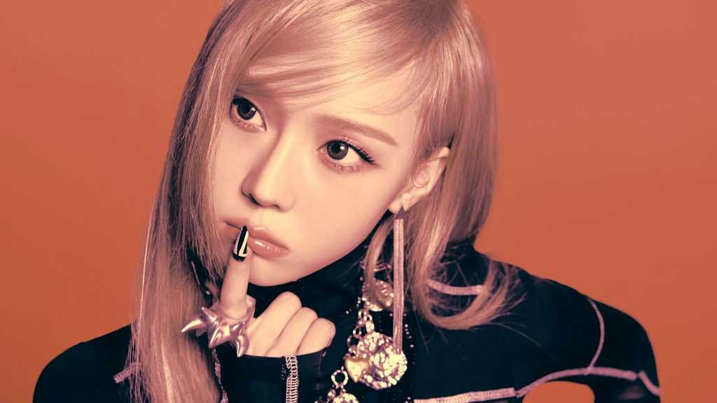 aespa's WINTER donates 200 million won to UNICEF and Samsung Seoul Hospital to support children affected by conflict and disasters.