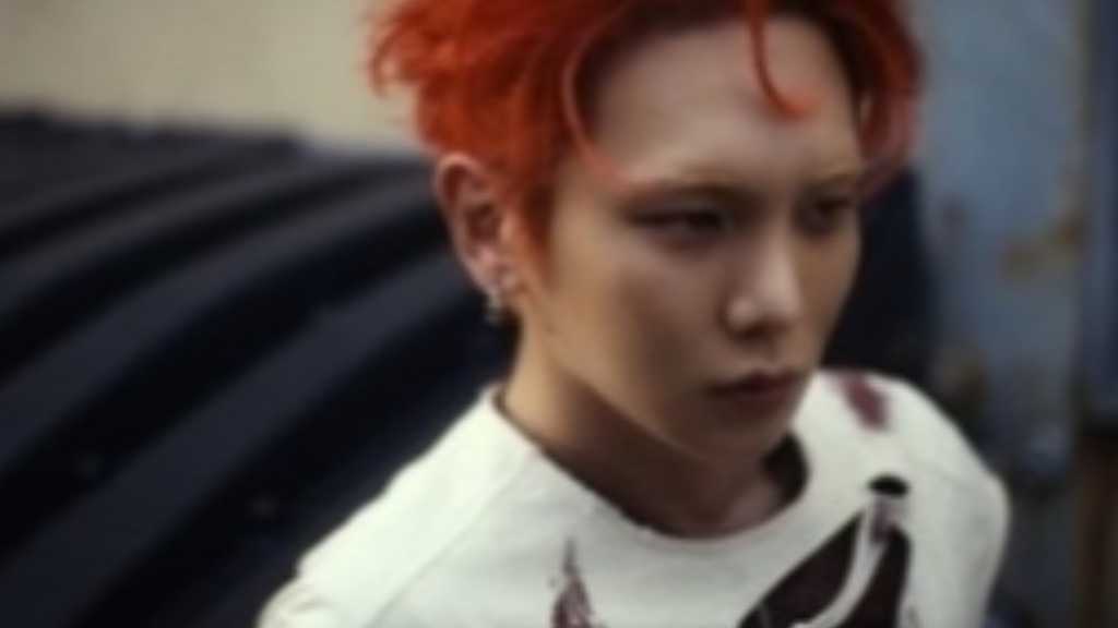 Key of SHINee unveils trailer for his 3rd album "HUNTER," featuring a thrilling storyline and a glimpse of the title track's performance.
