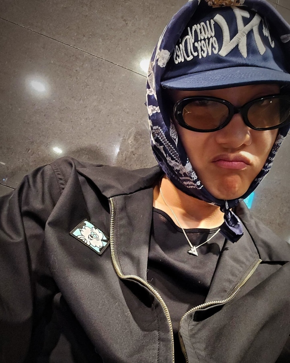 Amazon.co.jp: ジヨン G-DRAGON GD ソロコン スカーフ 白 : おもちゃ