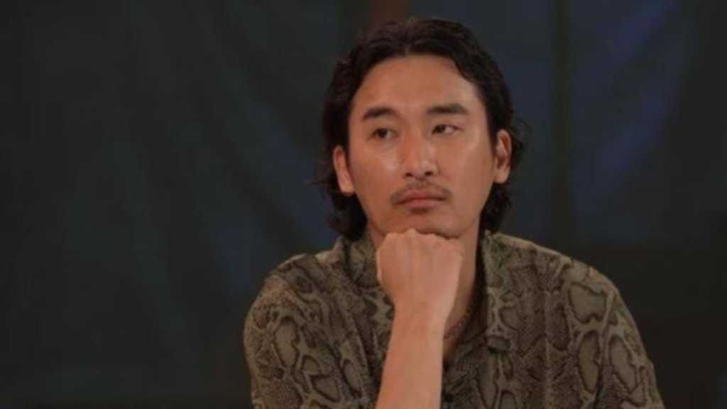 ADOR won its appeal in a damages lawsuit against Dolphin Kidnapping Group and director Shin Woo-seok over the NewJeans “ETA” MV.