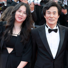 【PHOTO】オ・グァンロク「第75回カンヌ国際映画祭」レッドカーペットに登場…夫婦で仲良く参加