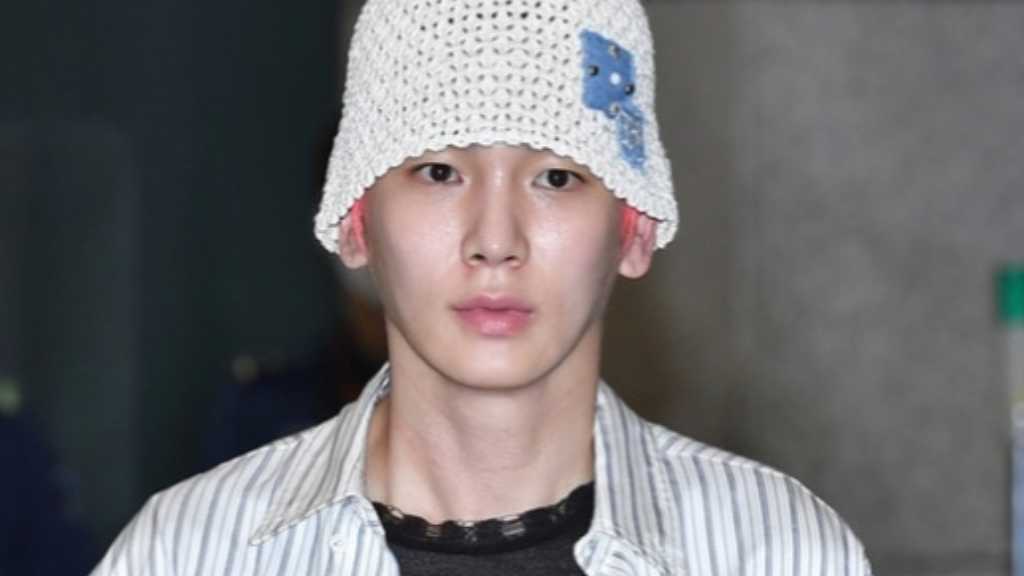 On the afternoon of the 5th, SHINee's Key returned to Korea via Incheon International Airport after KCON LA 2025 and released a trailer for his album.
