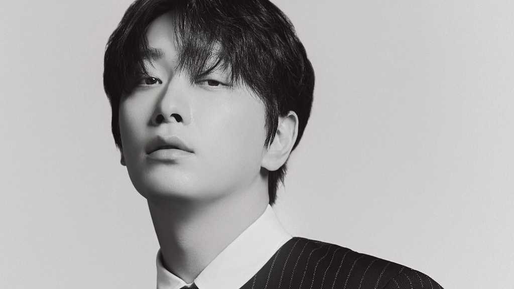 Chansung of 2PM released a trailer for his first full album "DAWN," featuring 12 songs and a special photo book. Pre-release single out now.