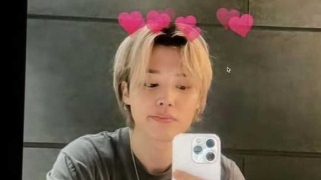 BTS's Jimin deleted his old posts and shared new photos on Weverse, including festive shots and selfies, exciting fans ahead of a world tour.