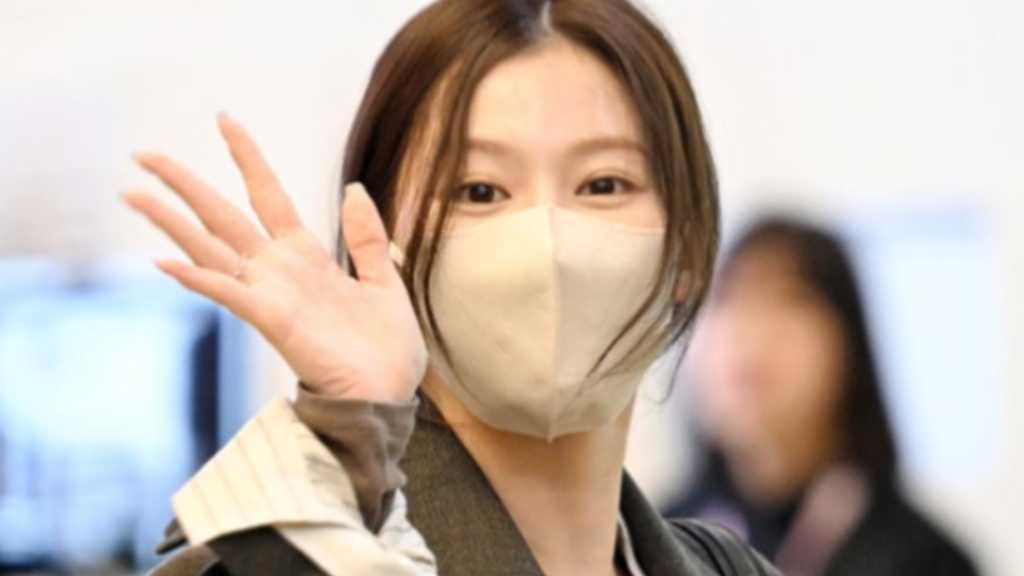 TWICEのサナが金浦国際空港から出国し、PRADAのイベントに出席。ユニットMISAMOが「RIM BY JINS」のブランドアンバサダーに就任。