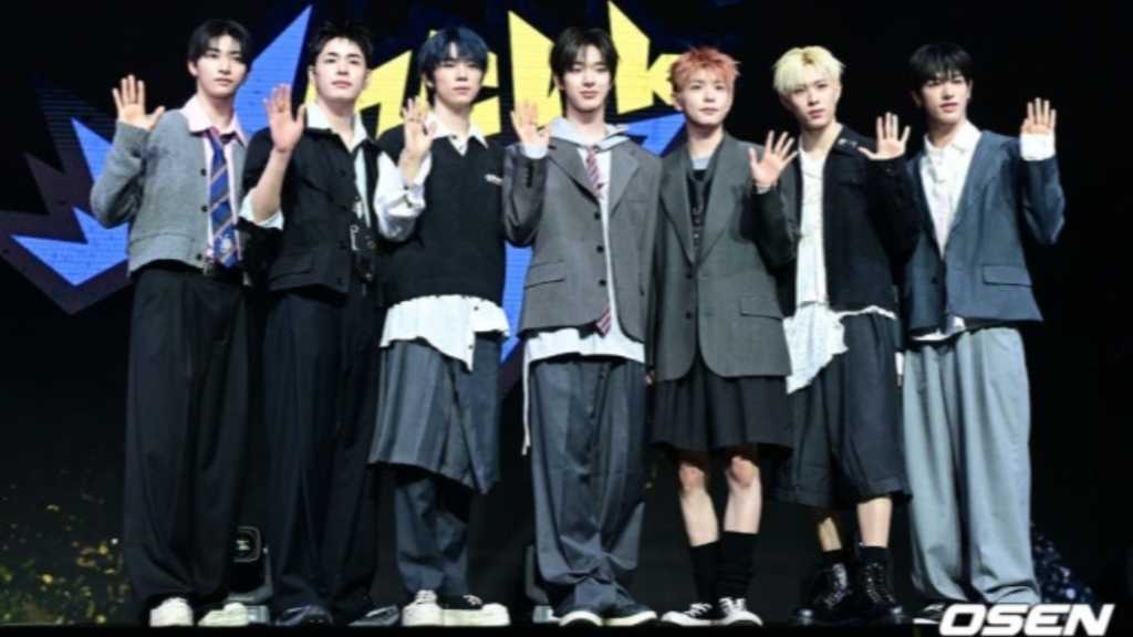 NEXZ held a showcase for their 2nd single "Mmchk" in Seoul, featuring three tracks including the title song and an English version.