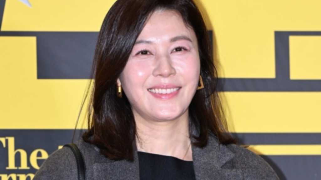 映画「情報員」のVIP試写会に多くのK-popアーティストが出席。映画はエース刑事と情報員の物語。