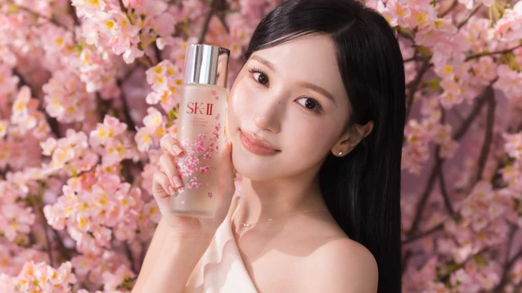 グローバルブランドSK-IIが桜モチーフの新製品発売を記念し、TWICEのミナが参加したイベントを開催。