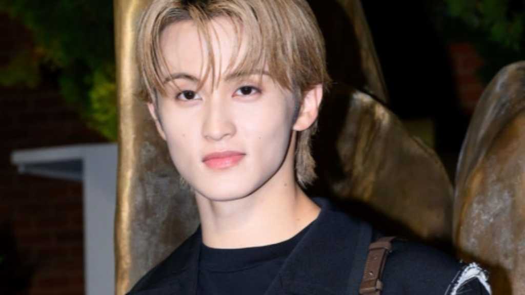 NCTのマークが、ソウルのMaison Margielaイベントに出席。インスタレーション展が開催中。