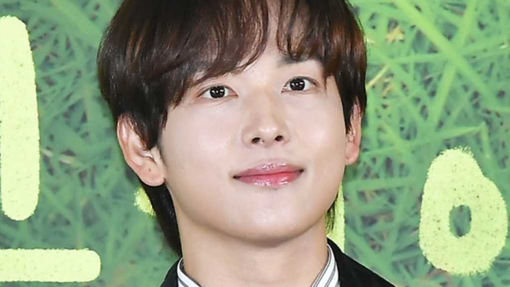 Im Si-wan teams up with SM Entertainment for his first solo album after leaving his previous agency, generating high expectations.