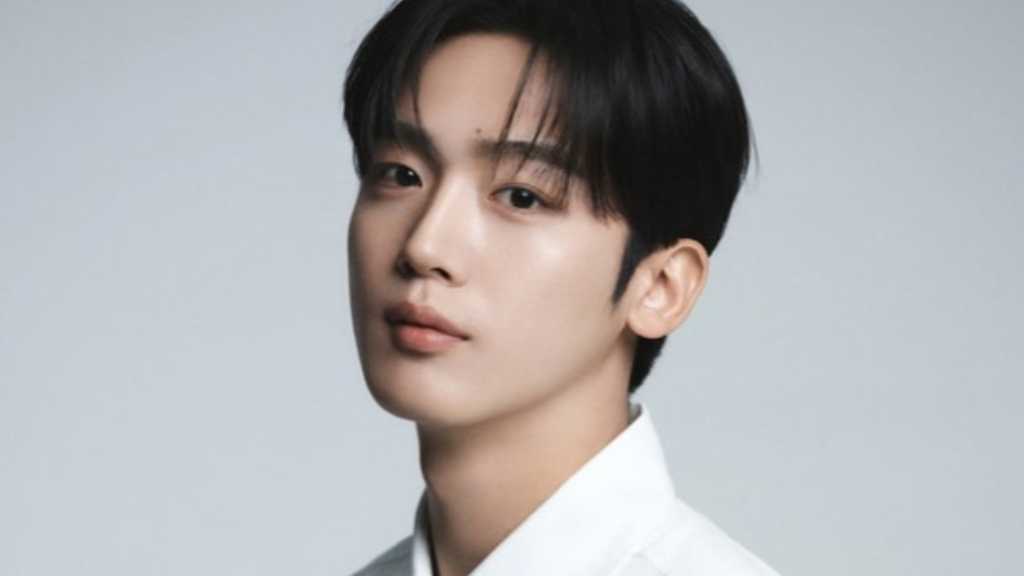 Kim Yohan expresses deep affection for his WEi members and reflects on his role in the drama 'TRY' and his personal experiences.