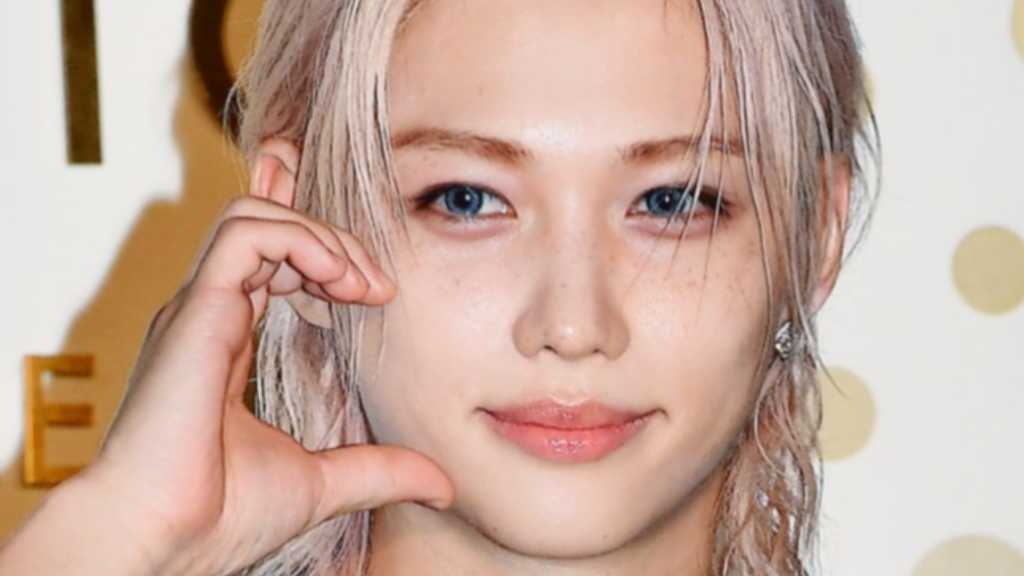 Stray Kids' Felix and actor Gong Yoo attended a Louis Vuitton event in Seoul, with fans expressing excitement over their appearances.