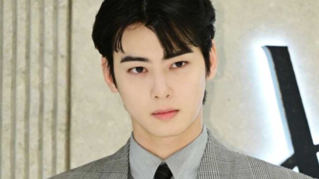 Cha Eun-woo of ASTRO is under investigation for tax evasion, with his agency Fantagio also facing significant tax penalties.