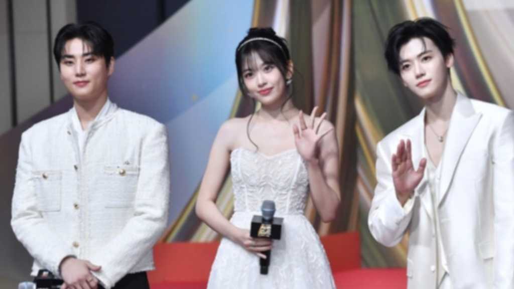 Young K, Jaemin, and Yujin attended the red carpet for the 2025 SBS Music Awards, where they will serve as MCs alongside 36 artists.