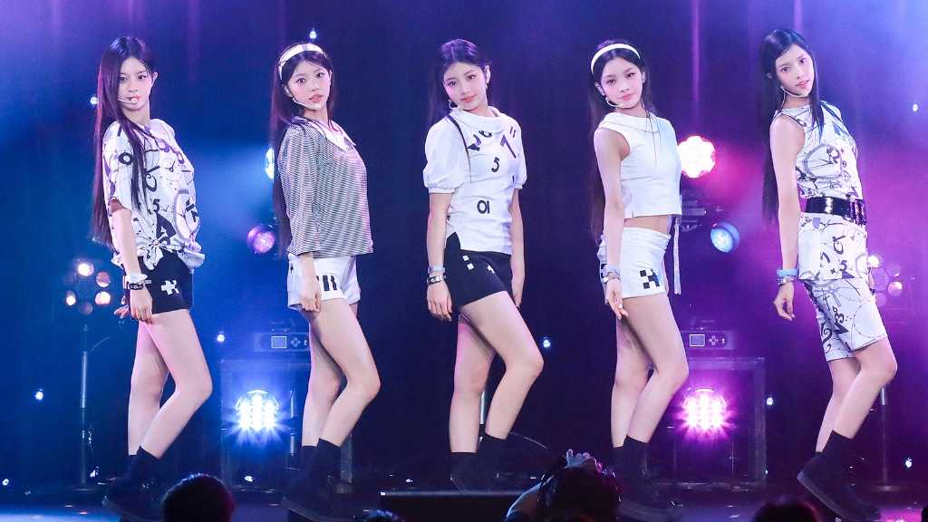 ILLIT celebrated their Japan debut with a showcase, performing their first single and engaging with fans, streamed globally.