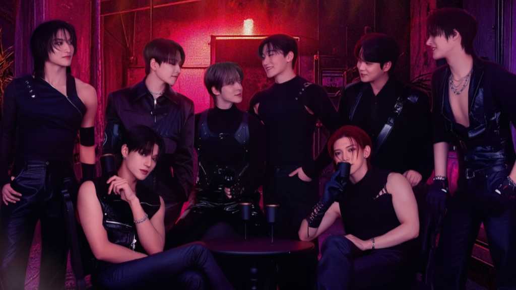 ATEEZの初VRコンサート「LIGHT THE WAY」が12月5日公開。新しい演出で代表曲を披露し、観客を物語に引き込む。