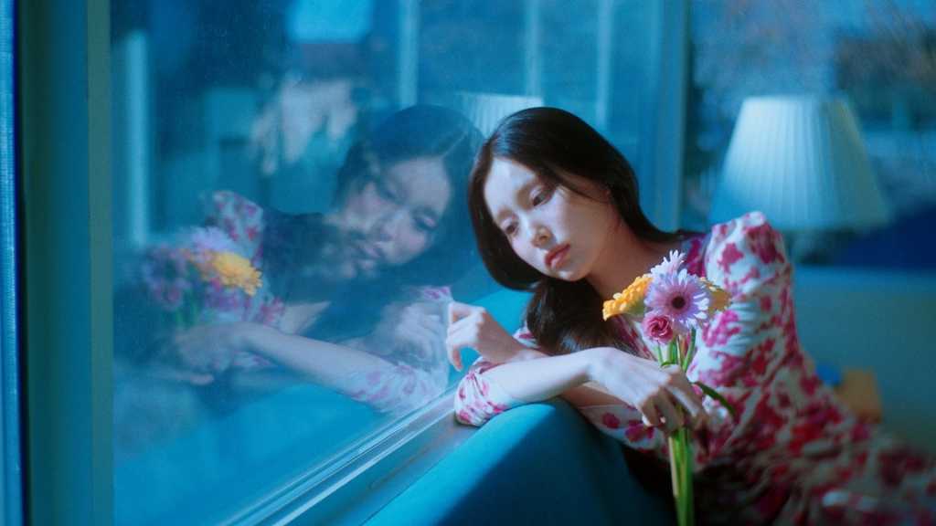 Onoda Masanori, a 22-year-old artist, gains attention with his new song 'Color of Happiness' featured in a popular drama, starring Kang Hae-won.