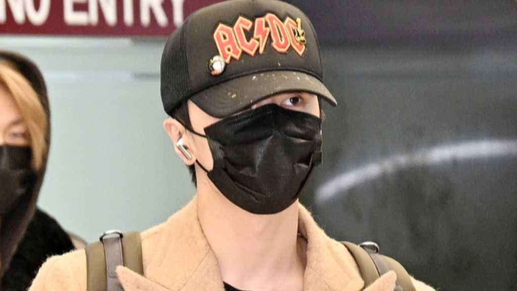 ENHYPEN arrived in Korea after finishing their schedule in Japan. They will release their 7th mini-album on January 16, 2026.