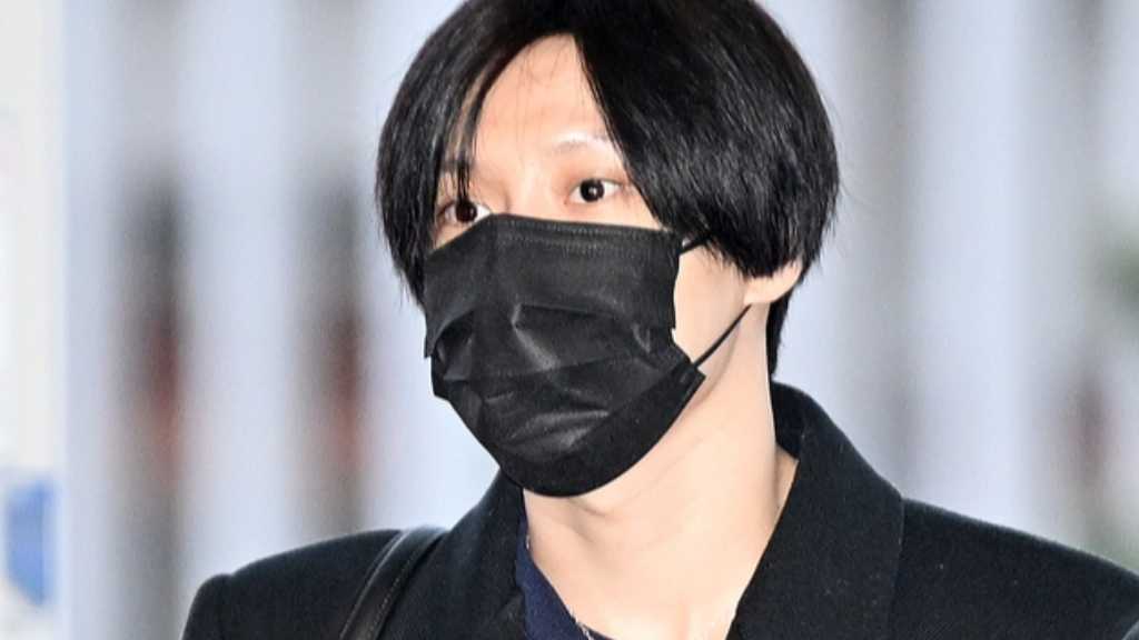 SHINee's Taemin departs for Melbourne for the 2026 music festival. He signed with Galaxy Corporation, joining G-DRAGON's agency.