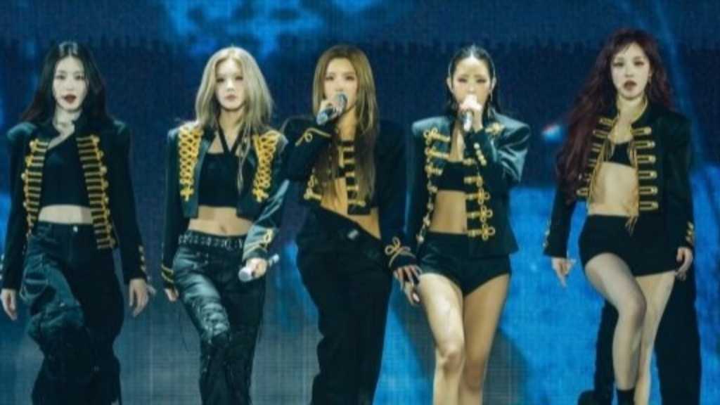 i-dle kicks off their 4th world tour in Seoul, showcasing new songs and impressive performances, including the debut of 'Crow'.