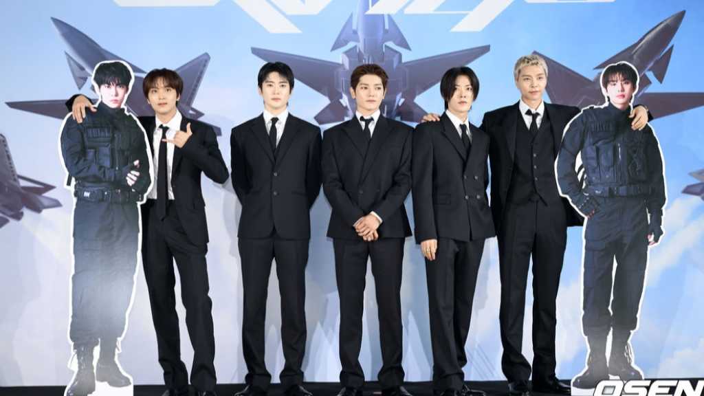 NCT 127が10周年を迎え、7thフルアルバム「BLINGY」で約2年ぶりにカムバック。初心と結束を語った。